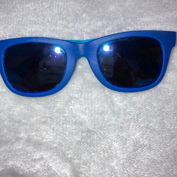 sunglasses for toddler 🩵🕶️💛🕶️🩵 - Picture 2 of 16